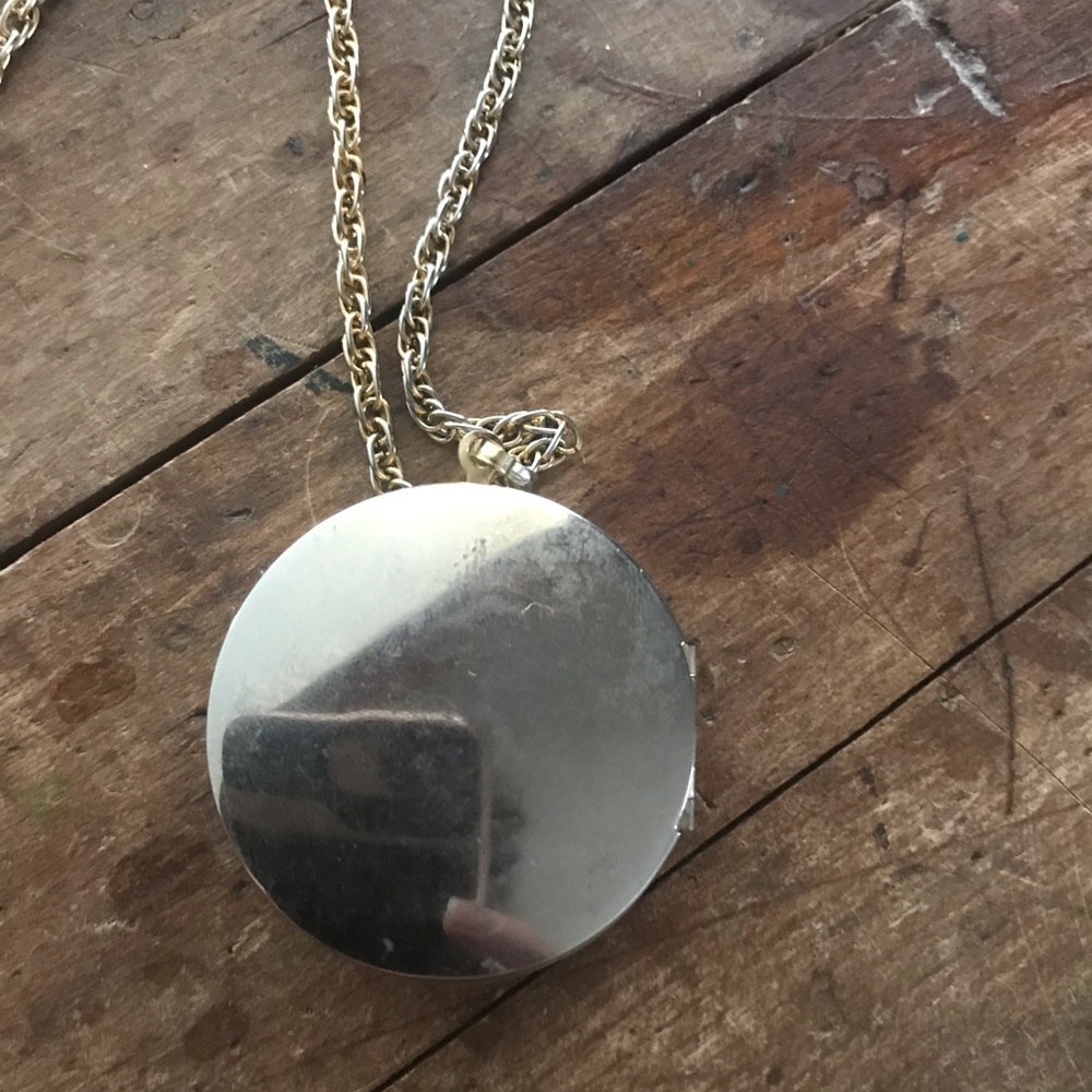 Vintage locket necklace - Picture 9 of 9